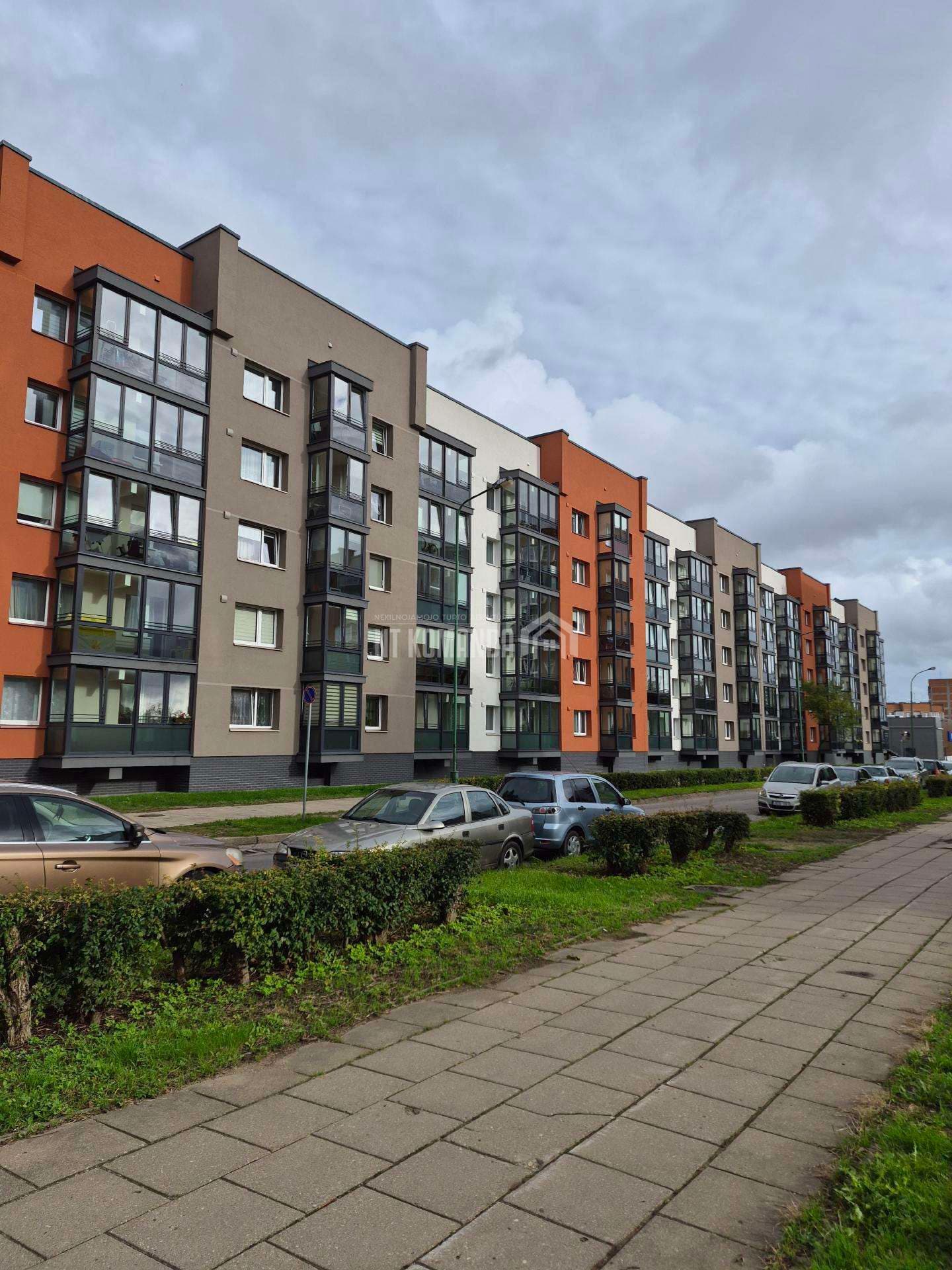 Parduodami butai — Parduodamas 3 kambarių butas renovuotame name, Klaipėdoje, Vyturio g.
