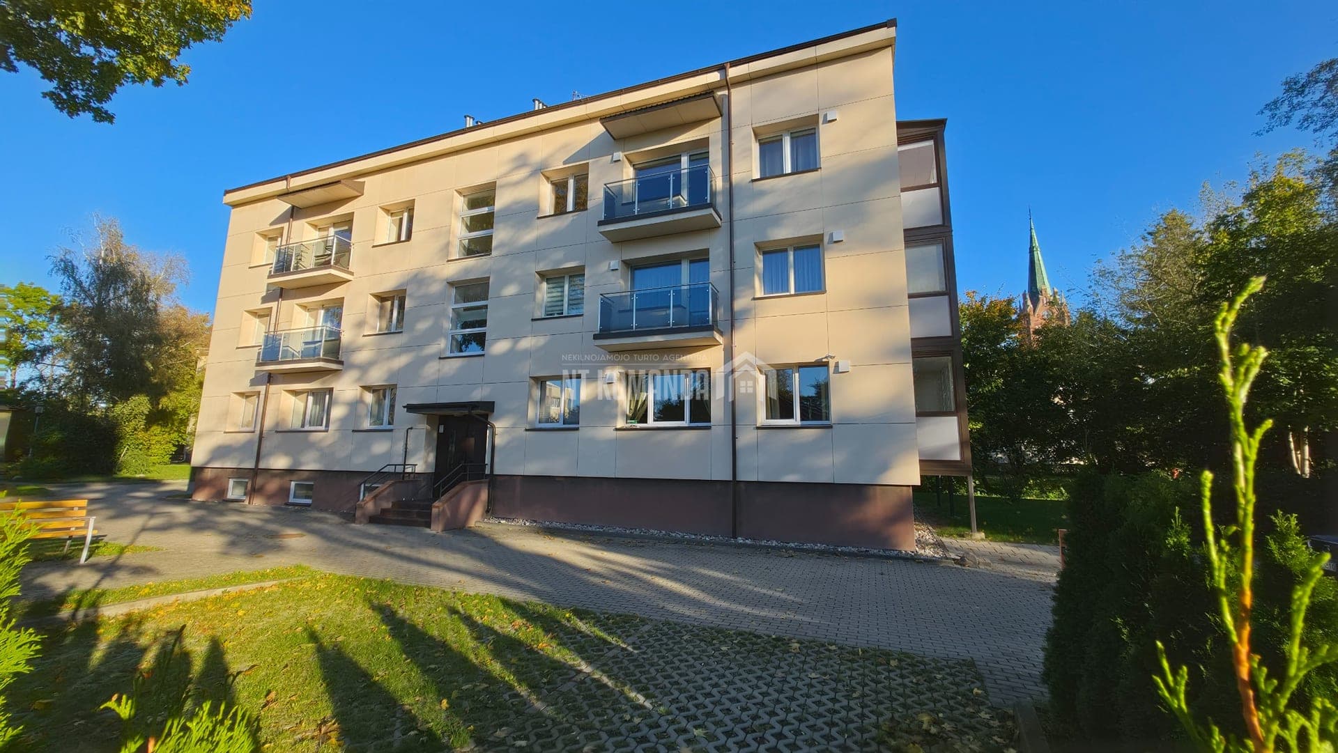 Parduodami butai — Parduodamas 2 kambarių butas M.Valančiaus g. Palangoje